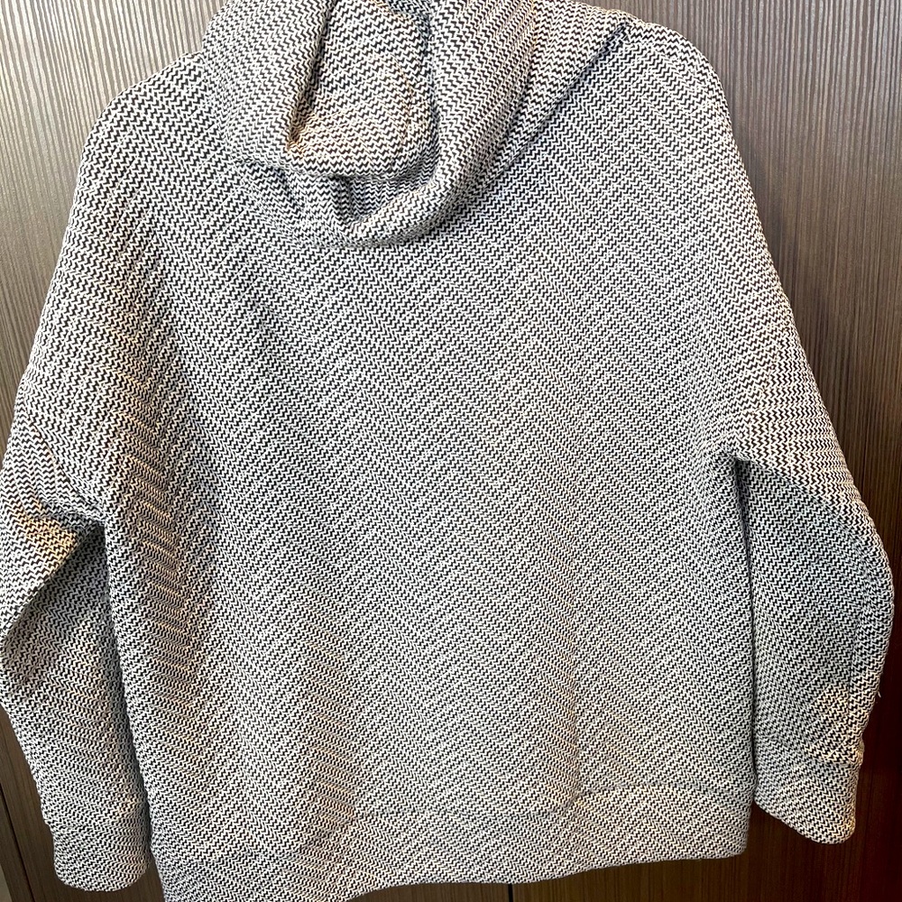 Gap fit sweater